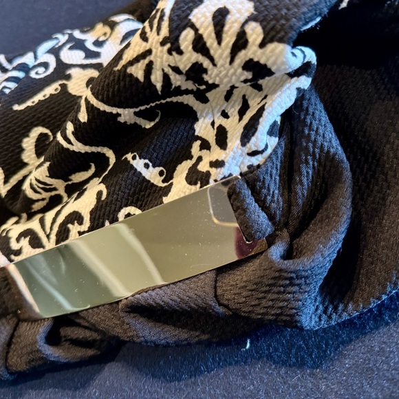 PAPAYA Elegant Black and Gold Women Romper Sz S - Picture 7 of 9